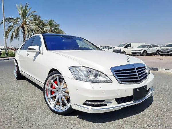 Image of a pre-owned 2011 white Mercedes-Benz S550 car