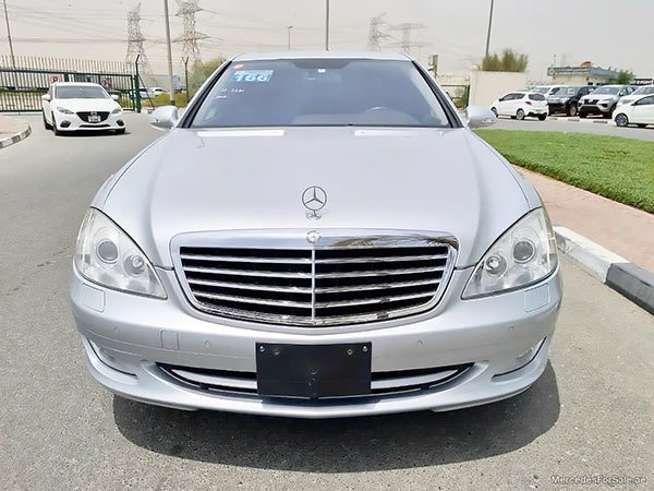 Image of a pre-owned 2008 silver Mercedes-Benz S550 car