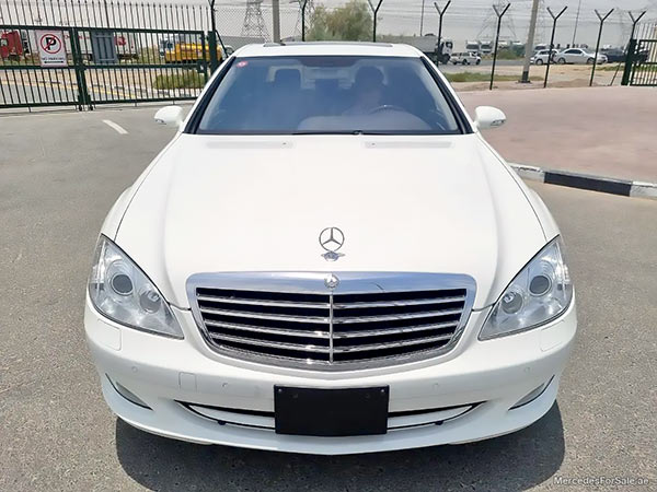 Image of a pre-owned 2007 white Mercedes-Benz S550 car