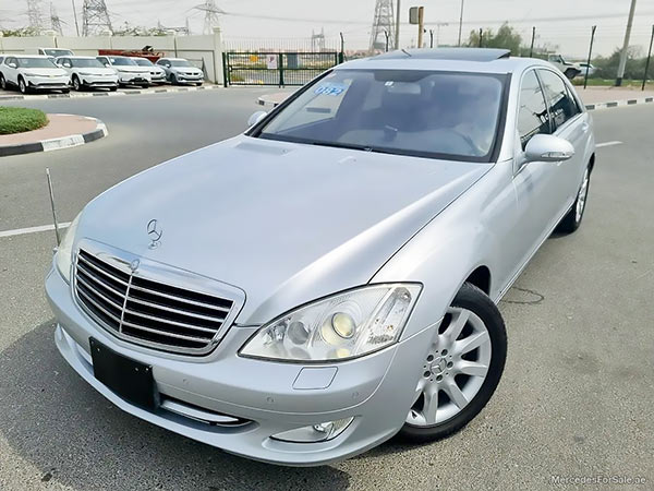 Image of a pre-owned 2008 silver Mercedes-Benz S550 car