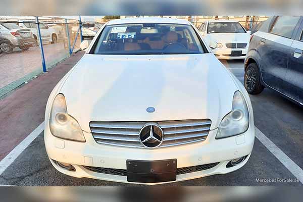 Image of a pre-owned 2008 white Mercedes-Benz Cls550 car