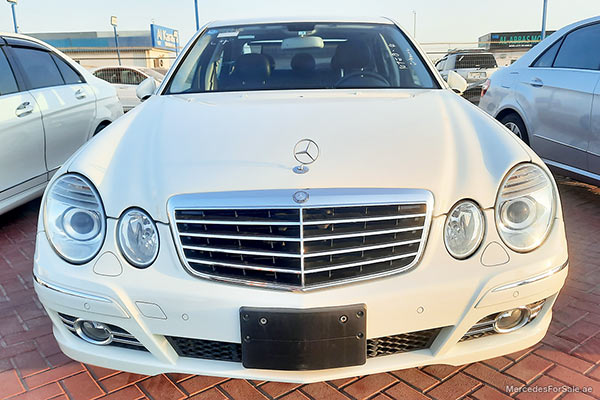 Image of a pre-owned 2007 white Mercedes-Benz E350 car
