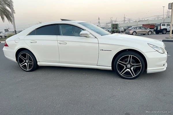 Image of a pre-owned 2006 white Mercedes-Benz Cls350 car