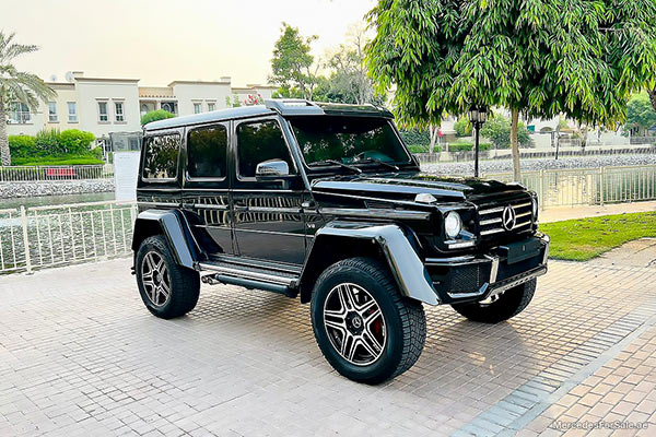 black 2016 Mercedes g500