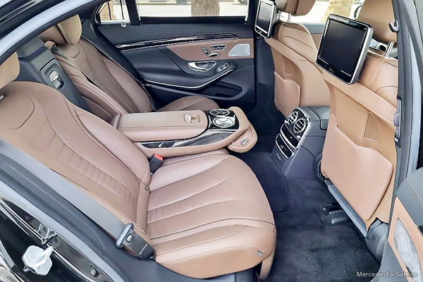 سيارة مرسيدس s550 لونها اسود