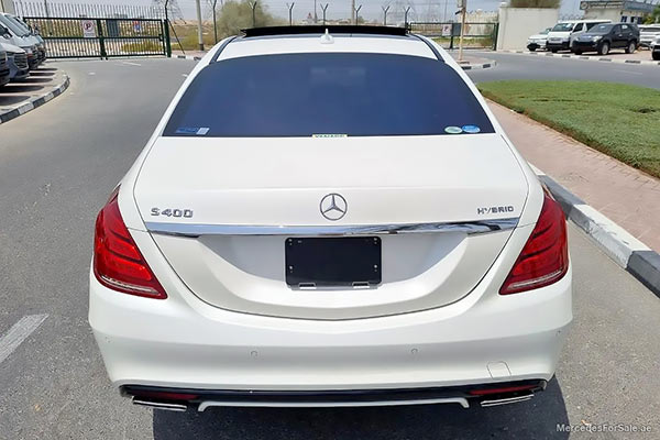 white 2015 Mercedes s400