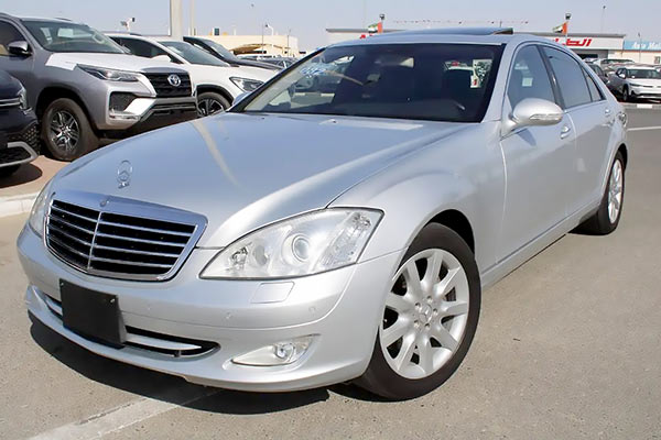 Image of a pre-owned 2006 silver Mercedes-Benz S550L car