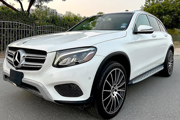 Image of a pre-owned 2019 white Mercedes-Benz Glc300 car