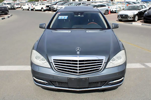 Image of a pre-owned 2010 grey Mercedes-Benz S550L car