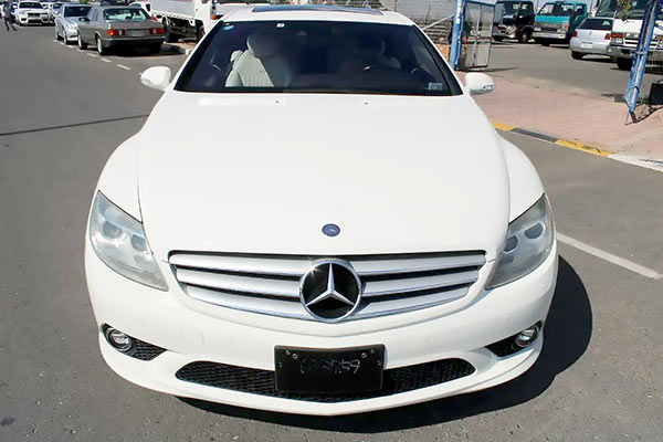 Image of a pre-owned 2007 white Mercedes-Benz Cl550 car