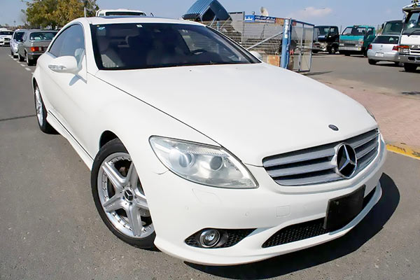 white 2007 Mercedes cl550