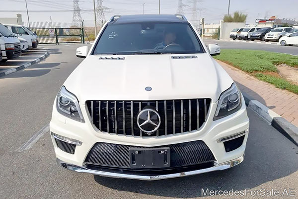 white 2015 Mercedes gl550