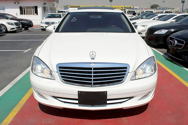 Image of a pre-owned 2006 white Mercedes-Benz S550L car