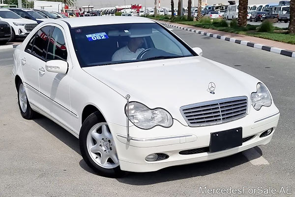 Image of a pre-owned 2002 white Mercedes-Benz C200 car