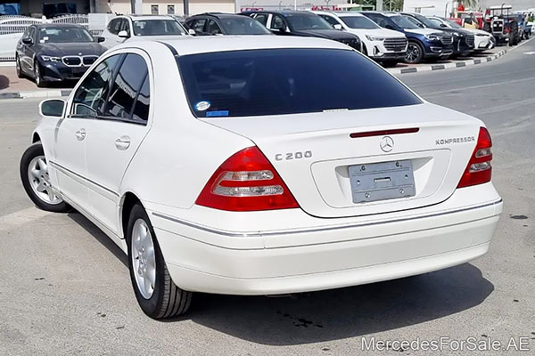 white 2002 Mercedes c200