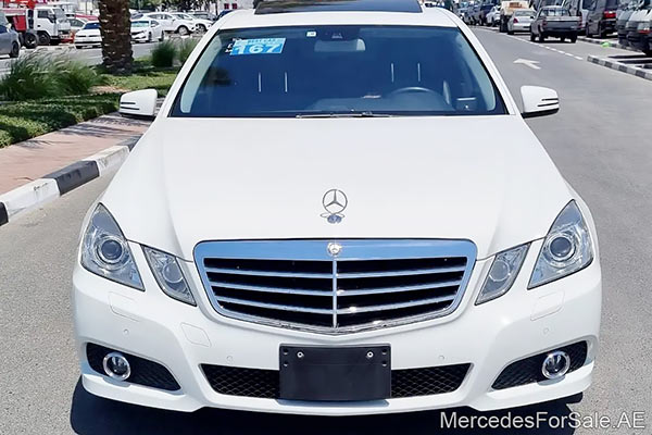Image of a pre-owned 2009 white Mercedes-Benz E350 car