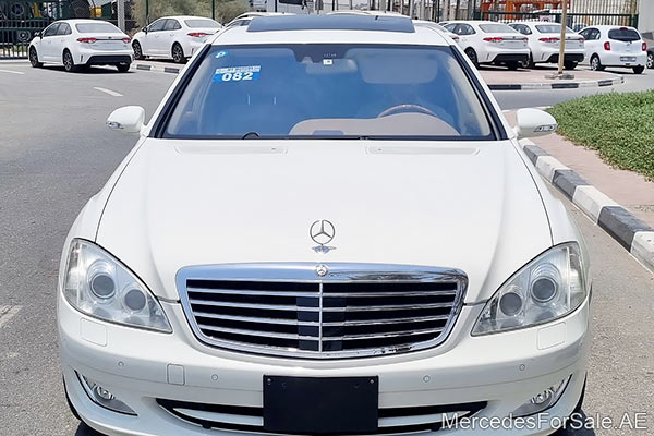 white 2007 Mercedes s550