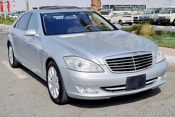 Image of a pre-owned 2009 silver Mercedes-Benz S550 car