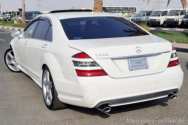 white 2007 Mercedes s550