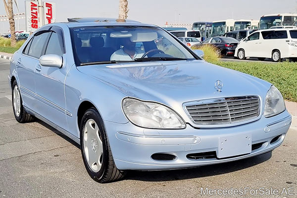 مرسيدس s600 لون فضي موديل 2001