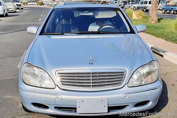 مرسيدس s600 لون فضي موديل 2001