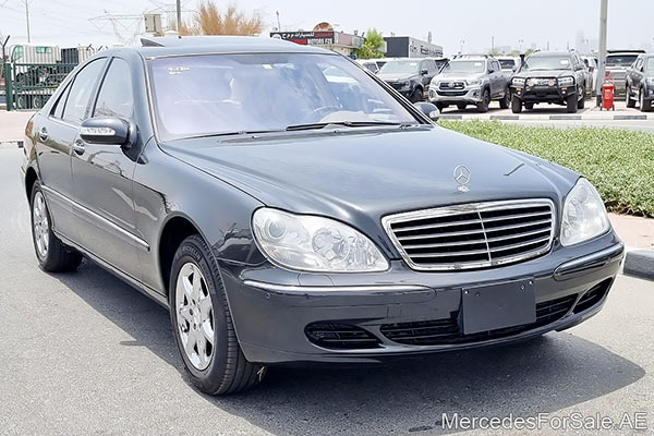 black 2004 Mercedes s500