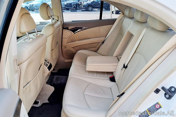 white 2006 Mercedes e350