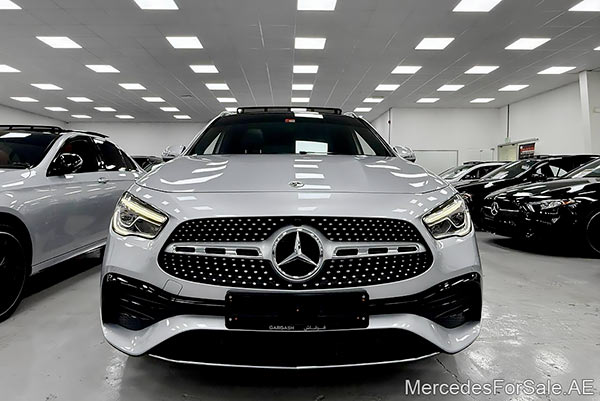 Image of a pre-owned 2021 silver Mercedes-Benz Gla200 car