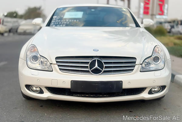 Image of a pre-owned 2008 white Mercedes-Benz Cls350 car