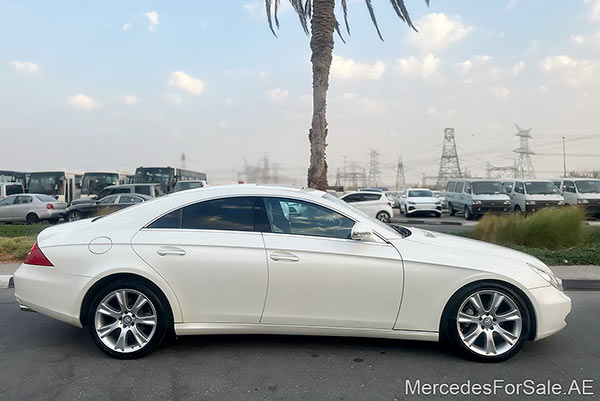 white 2008 Mercedes cls350