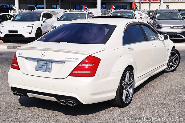 white 2010 Mercedes s63