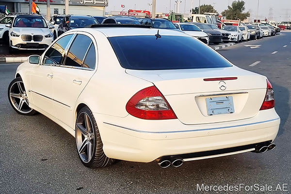 white 2006 Mercedes e350