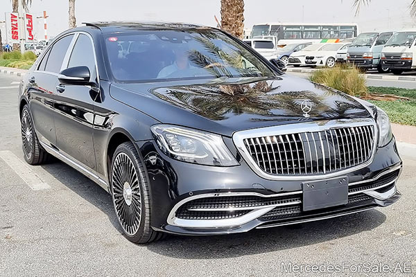 سيارة مرسيدس s550 مستعملة موديل 2014 لونها أسود