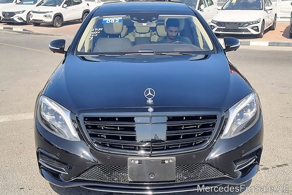 سيارة مرسيدس s550 مستعملة موديل 2015 لونها أسود