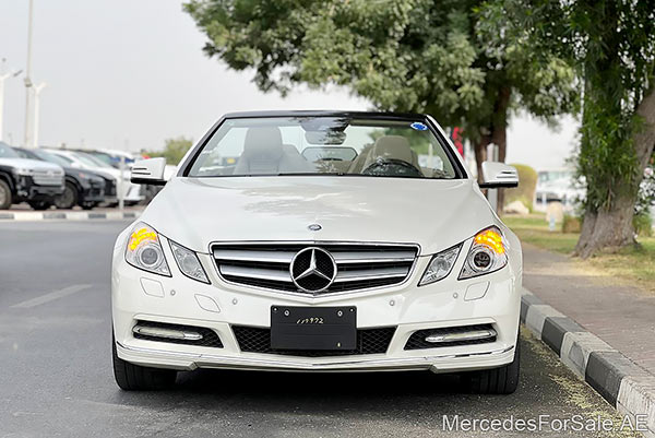 سيارة مرسيدس e350 مستعملة موديل 2013 لونها أسود