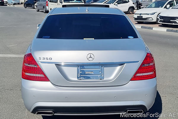 سيارة مرسيدس s350 لونها فضي