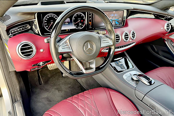 سيارة مرسيدس s550 لونها فضي