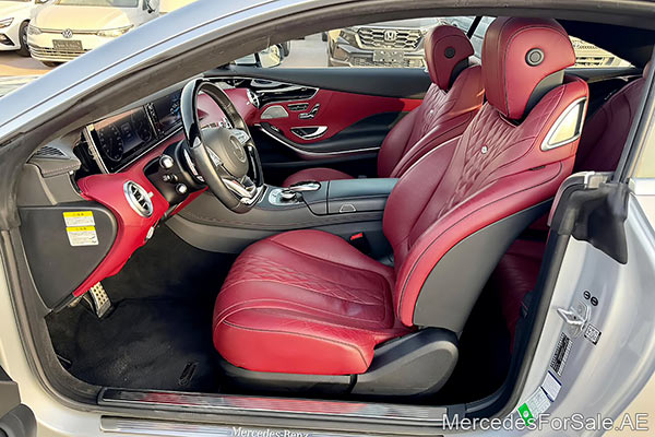 سيارة مرسيدس s550 لونها فضي