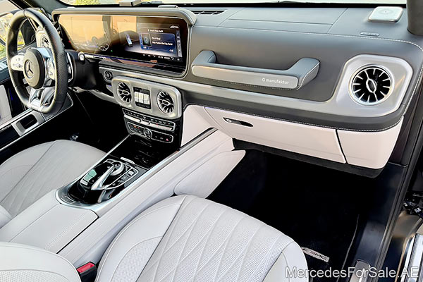 black 2022 Mercedes g63