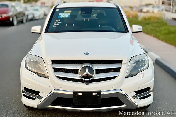 سيارة مرسيدس glk350 مستعملة موديل 2014 لونها ابيض