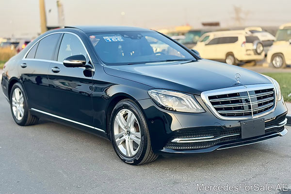 سيارة مرسيدس s450 لونها أسود