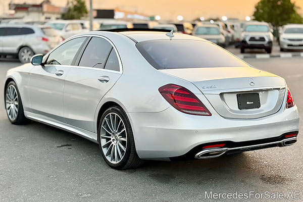 سيارة مرسيدس s450 لونها فضي