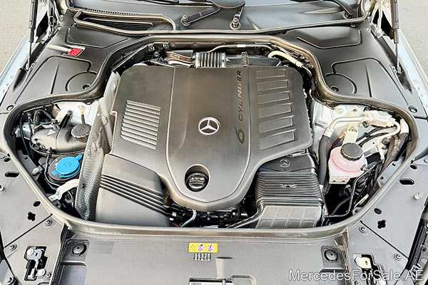 سيارة مرسيدس s450 لونها فضي