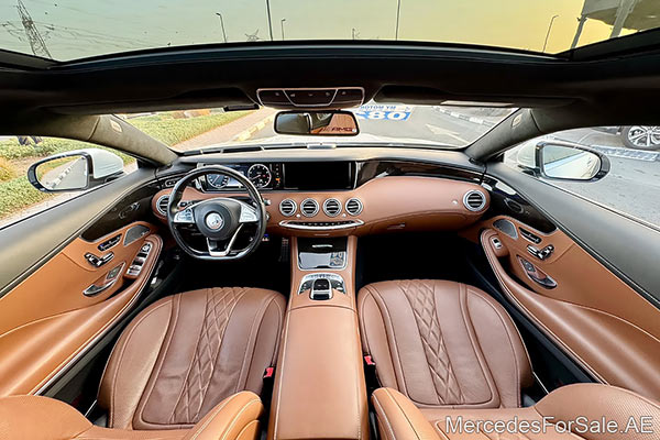سيارة مرسيدس s550 لونها ابيض
