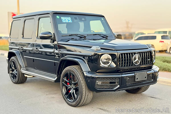 سيارة مرسيدس g63 لونها أسود
