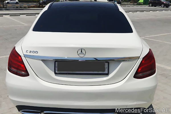 سيارة مرسيدس c200 لونها ابيض