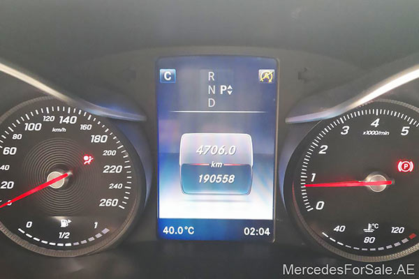 سيارة مرسيدس c200 لونها ابيض